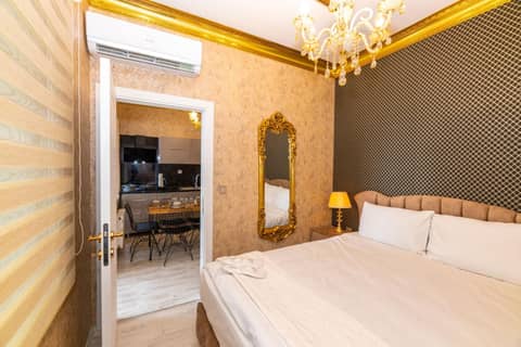 Istanbul Taksim Residence Hotel By MESUT — hotel room