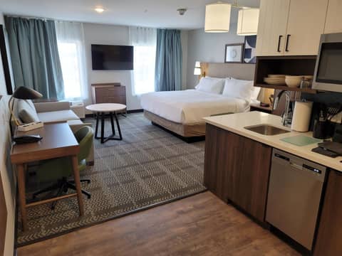 Staybridge Suites - Louisville - Expo Center by IHG — hotel room