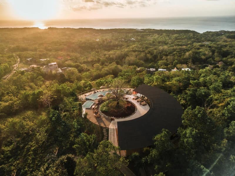 Grün Uluwatu — building