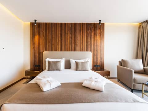 Longue vie Hotels — hotel room