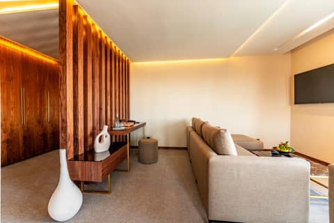 Longue vie Hotels — hotel room