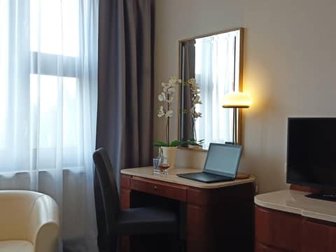 Booking Hotel & Spa — photo 3