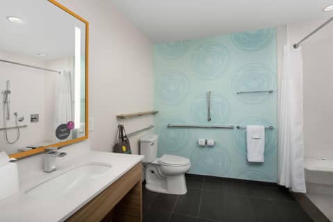 Tru By Hilton Miami West Brickell — photo 4