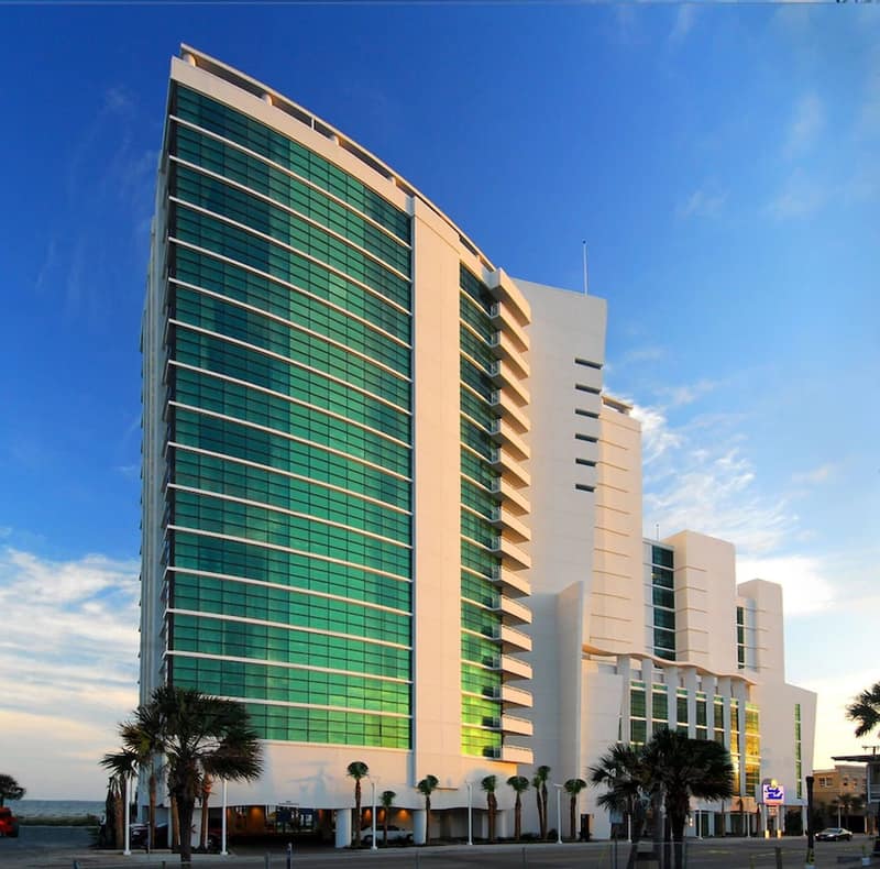 Sandy Beach Oceanfront Resort — photo 1
