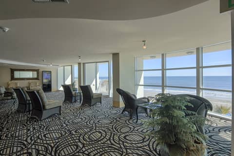 Sandy Beach Oceanfront Resort — photo 2
