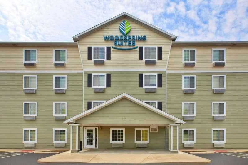 WoodSpring Suites St Louis St Charles — building