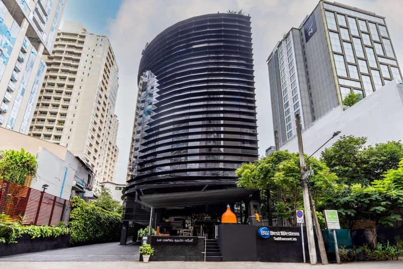 Best Western Sukhumvit 20 — building