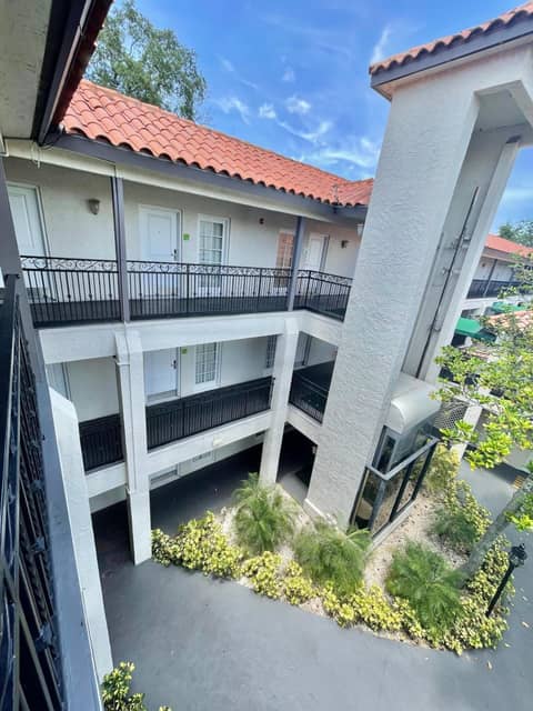 Red Roof Inn PLUS & Suites Tampa - Busch Gardens — photo 7