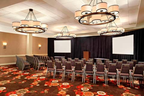 Sheraton Cavalier Calgary Hotel — photo 8