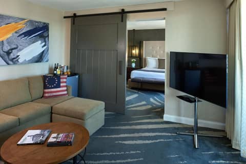 Revere Hotel Boston Common — hotel room