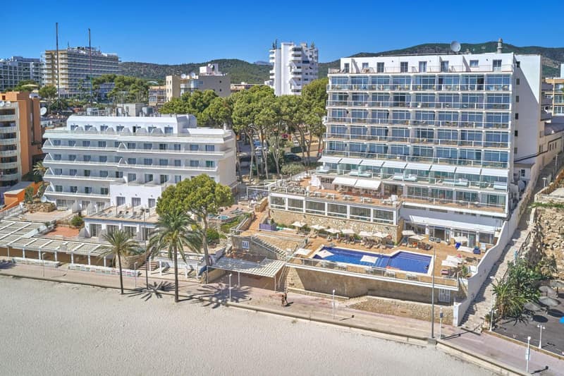 Flamboyan Caribe Hotel & Spa — building