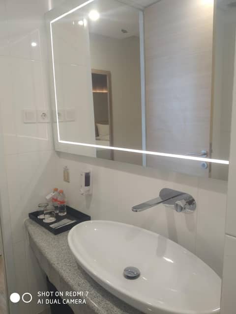 Grand G7 Hotel Kemayoran — bathroom