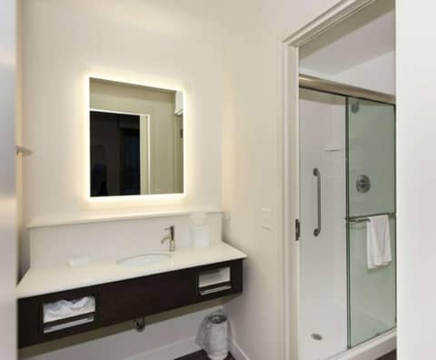 Hampton Inn and Suites Minneapolis University Area, MN — photo 9