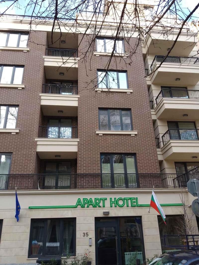 APARTHOTEL BON BON — building