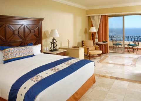 Pueblo Bonito Sunset Beach Golf & Spa Resort - All Inclusive — hotel room