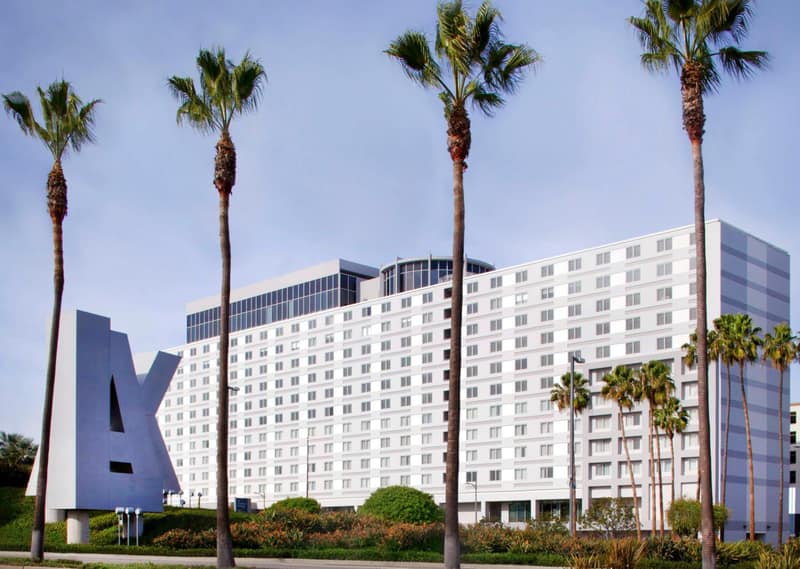 Hyatt Regency Los Angeles International Airport — building