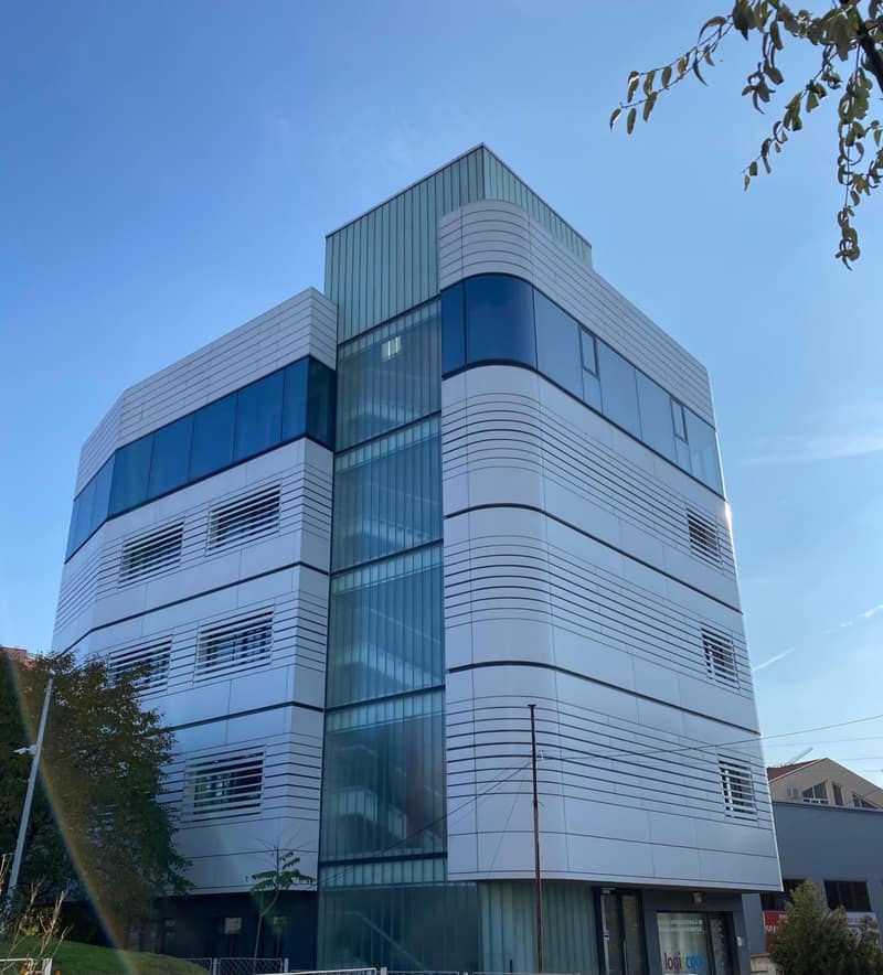 Manolle Boutique — building