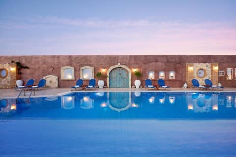 Golden Bay Apartments-Garden Haven — recepcion & lobby