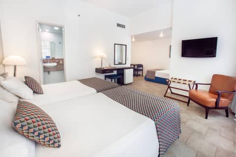 Savoy Othon Lite — hotel room