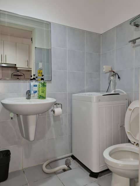 Sea Residences - Condo R Us — bathroom