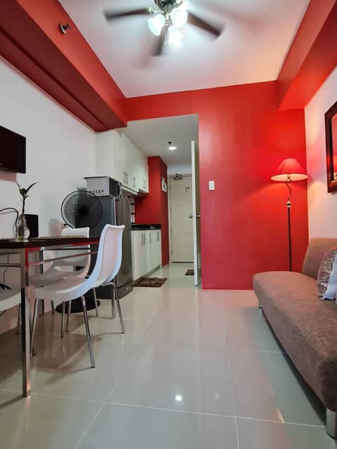 Sea Residences - Condo R Us — hotel room