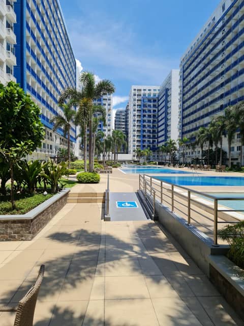Sea Residences - Condo R Us — recepcion & lobby