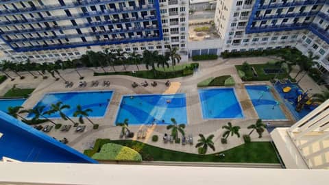 Sea Residences - Condo R Us — recepcion & lobby