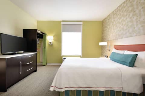 Home2 Suites by Hilton Cleveland Independence — hotel room