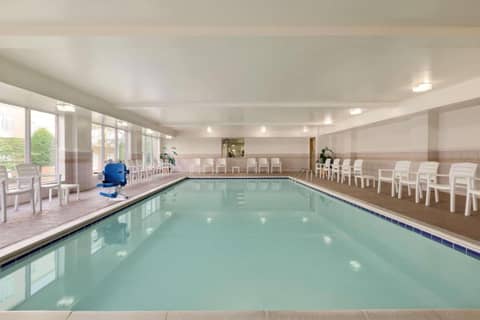 Country Inn & Suites by Radisson, Chester, VA — photo 9