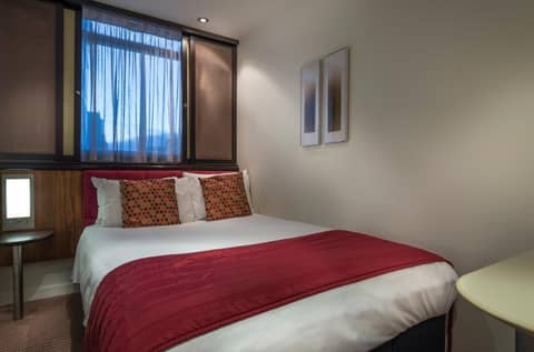 Hyde & Seek, London Hyde Park, a Tribute Portfolio Hotel — hotel room