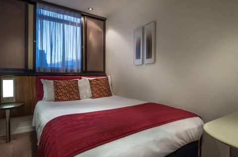 Hyde & Seek, London Hyde Park, a Tribute Portfolio Hotel — hotel room