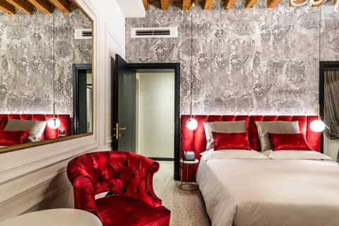Ca' Pagan — hotel room