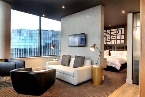 Century City Hotel Urban Square — hotel room