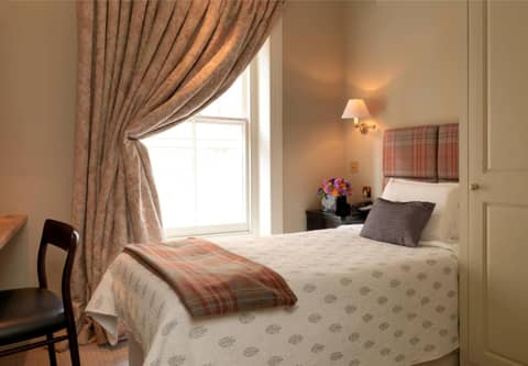 Fielding Hotel — hotel room