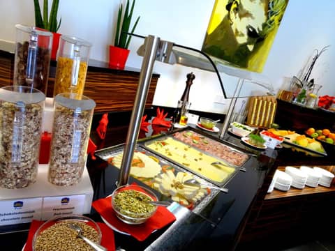 PLAZA Premium Salzburg — dining