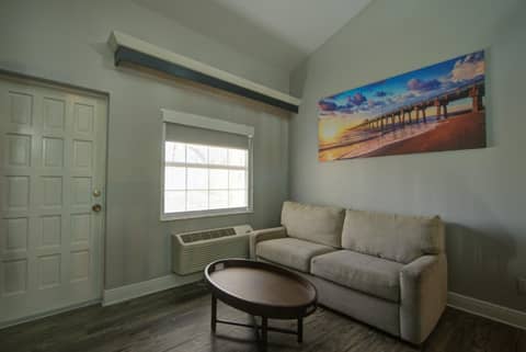 Clarion Pointe Tampa-Brandon Near Fairgrounds and Casino — photo 4