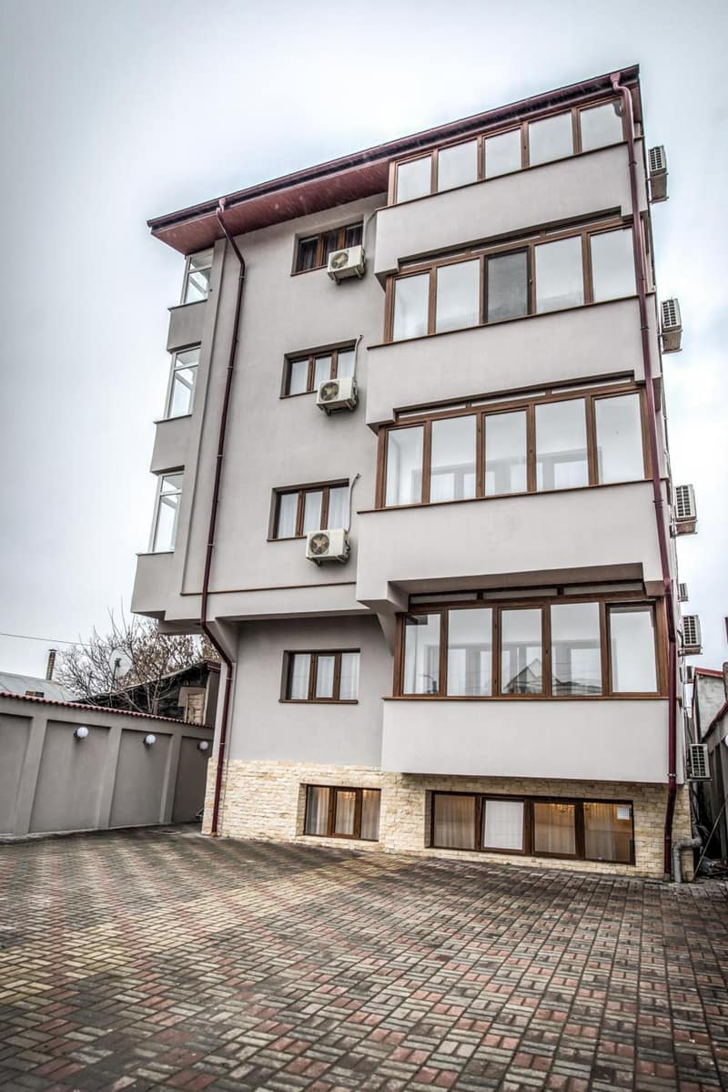 Hotel Elisabeta — building