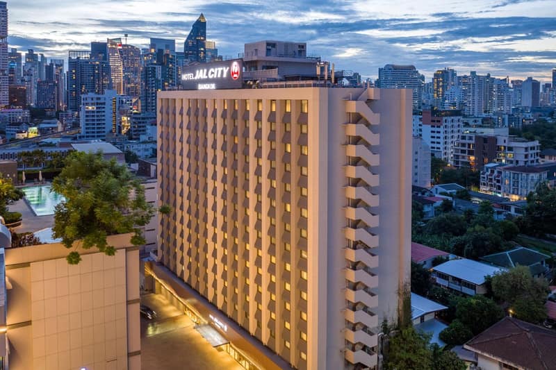 Hotel JAL City Bangkok — building