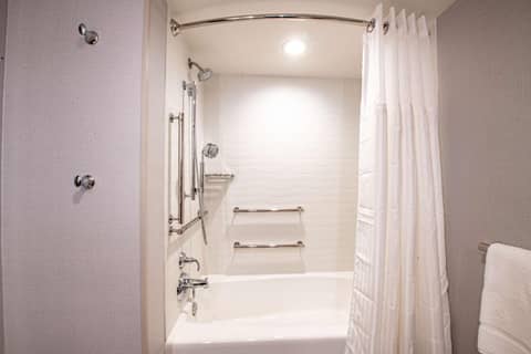 Hilton Garden Inn Asheville South — photo 4