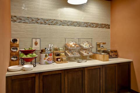 Fairfield Inn & Suites by Marriott Milwaukee North — photo 2