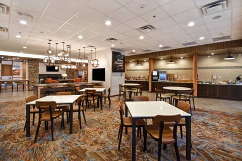 Fairfield Inn & Suites by Marriott Milwaukee North — photo 7