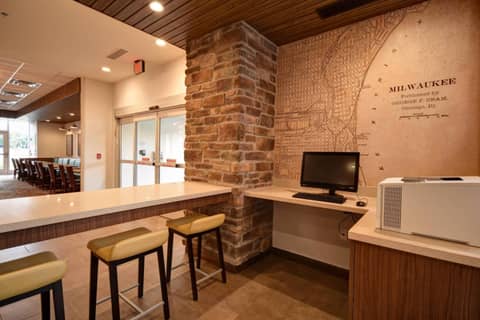 Fairfield Inn & Suites by Marriott Milwaukee North — photo 9