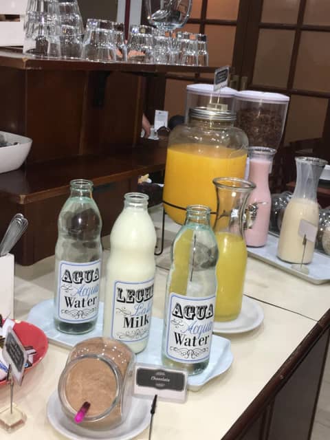 Hotel Waldorf — dining