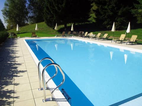 Romantik Hotel Die Gersberg Alm mit Panoramablick auf Salzburg und Outdoor Pool ab Mai — photo 8
