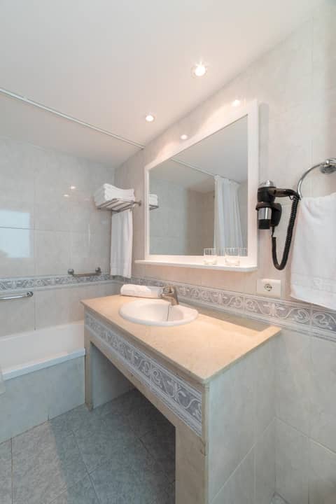 Club Vista Serena — bathroom