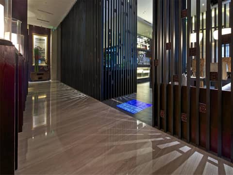 SSAW Boutique Hotel ShanghaiHongkou — hotel reception