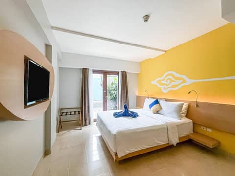 Kuta Beach Hotel — hotel room