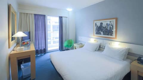 Dorian Inn - Sure Hotel Collection by Best Western — hotel room