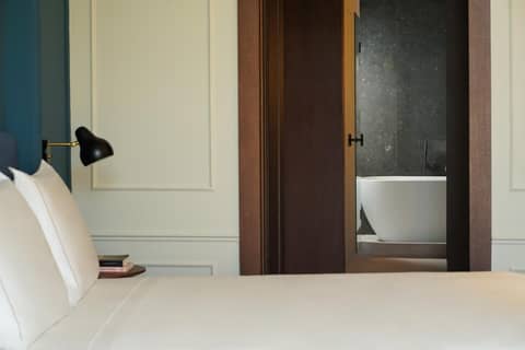 Mercer Plaza Sevilla — hotel room