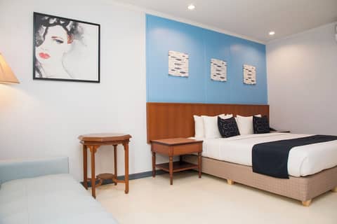 S Lodge Pattaya (formally known as Sabai Lodge) — bedroom